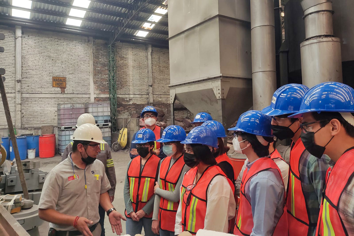 1 / 4 - Visita Industrial de la Escuela de Ingeniería a FYMSSSA