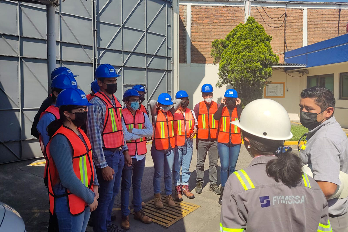 2 / 4 - Visita Industrial de la Escuela de Ingeniería a FYMSSSA