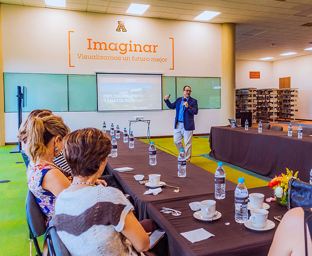 Tarde de Caf&eacute; del Diplomado en Tanatolog&iacute;a