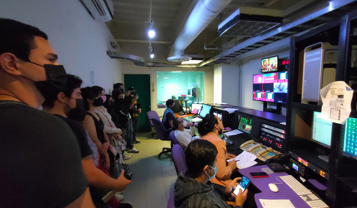 2 / 5 - Alumnos de Comunicación Visitan las Instalaciones de Radiotelevisión de Veracruz