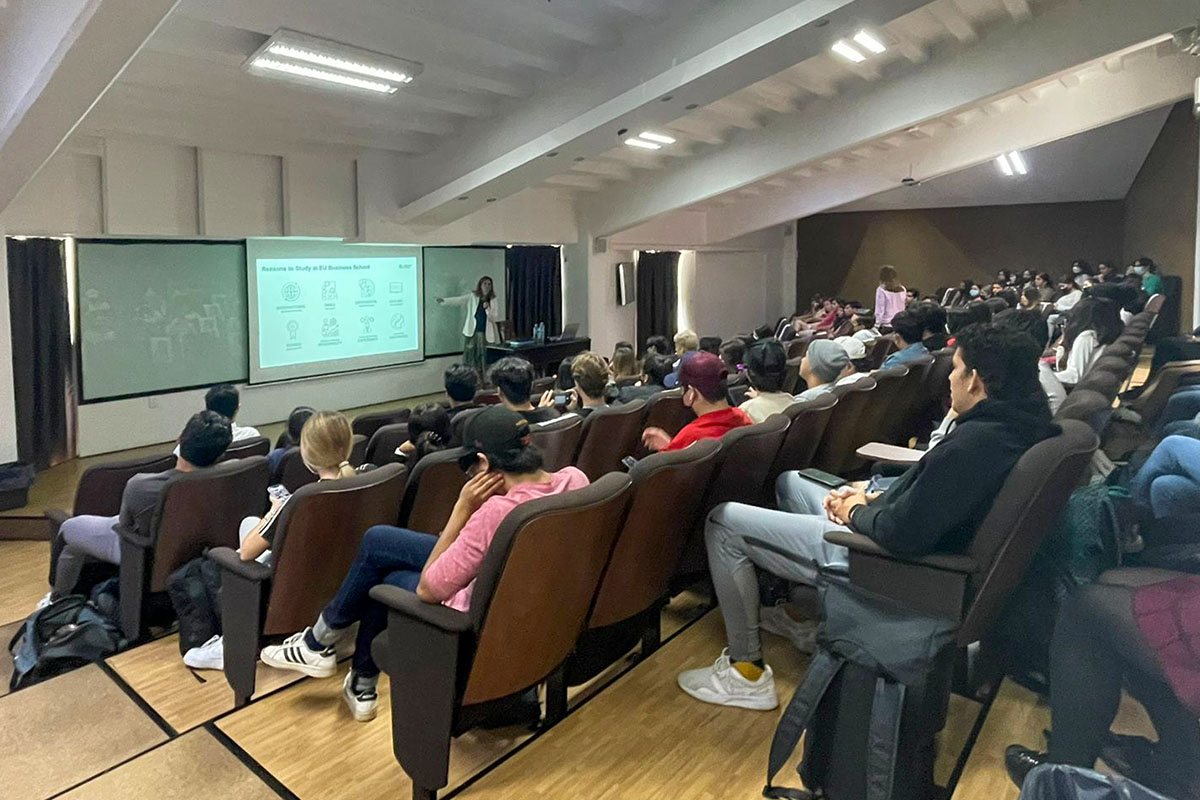 2 / 5 - Visita de Cristina González Riquelme de EU Business School