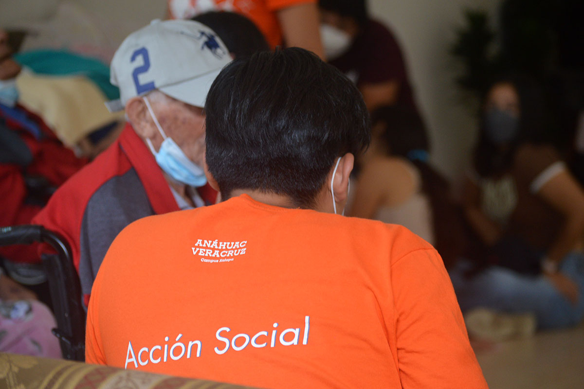 6 / 27 - Festejando el Día del Abuelo en Compañía de ASUA