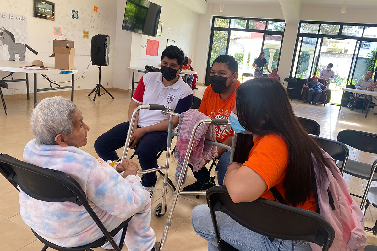 12 / 27 - Festejando el Día del Abuelo en Compañía de ASUA