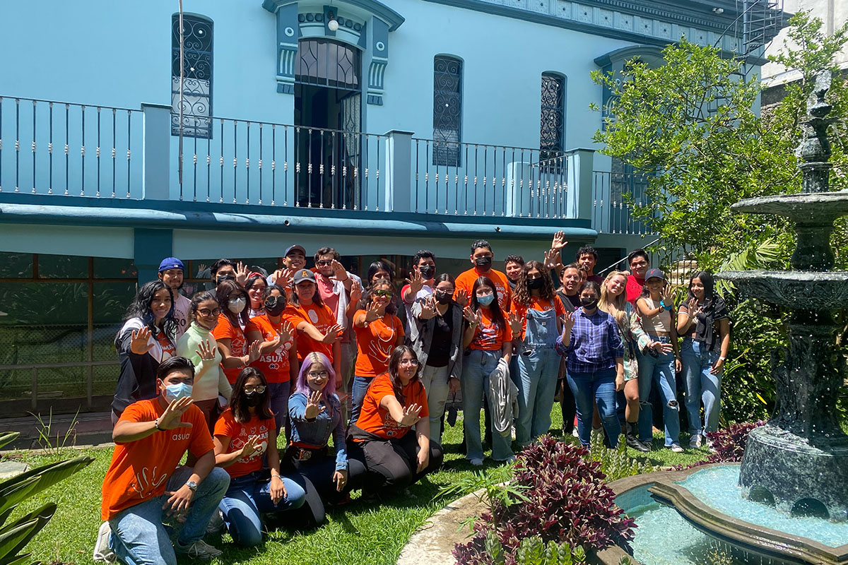 25 / 27 - Festejando el Día del Abuelo en Compañía de ASUA