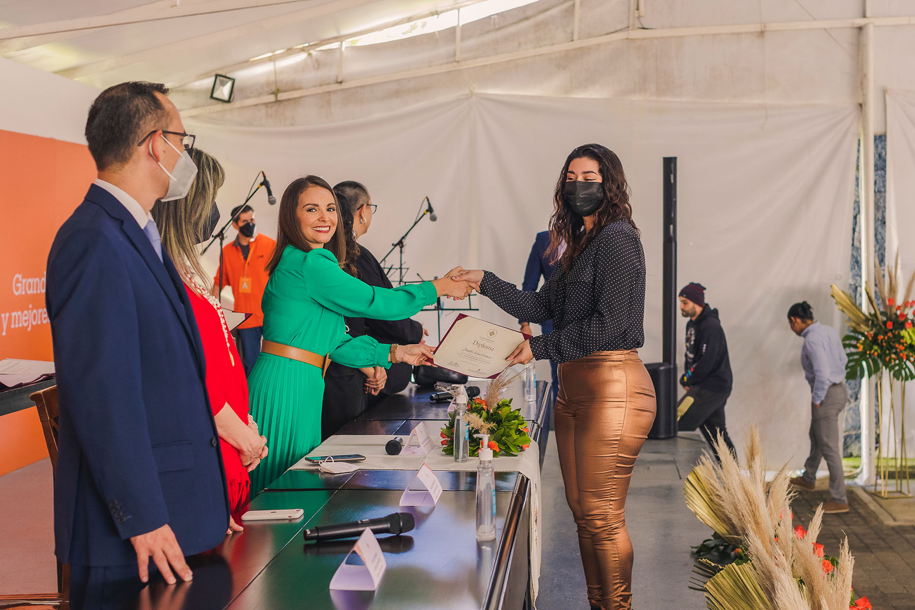 10 / 41 - Un Nuevo Grupo de Líderes Anáhuac Culmina sus Estudios de Diplomado