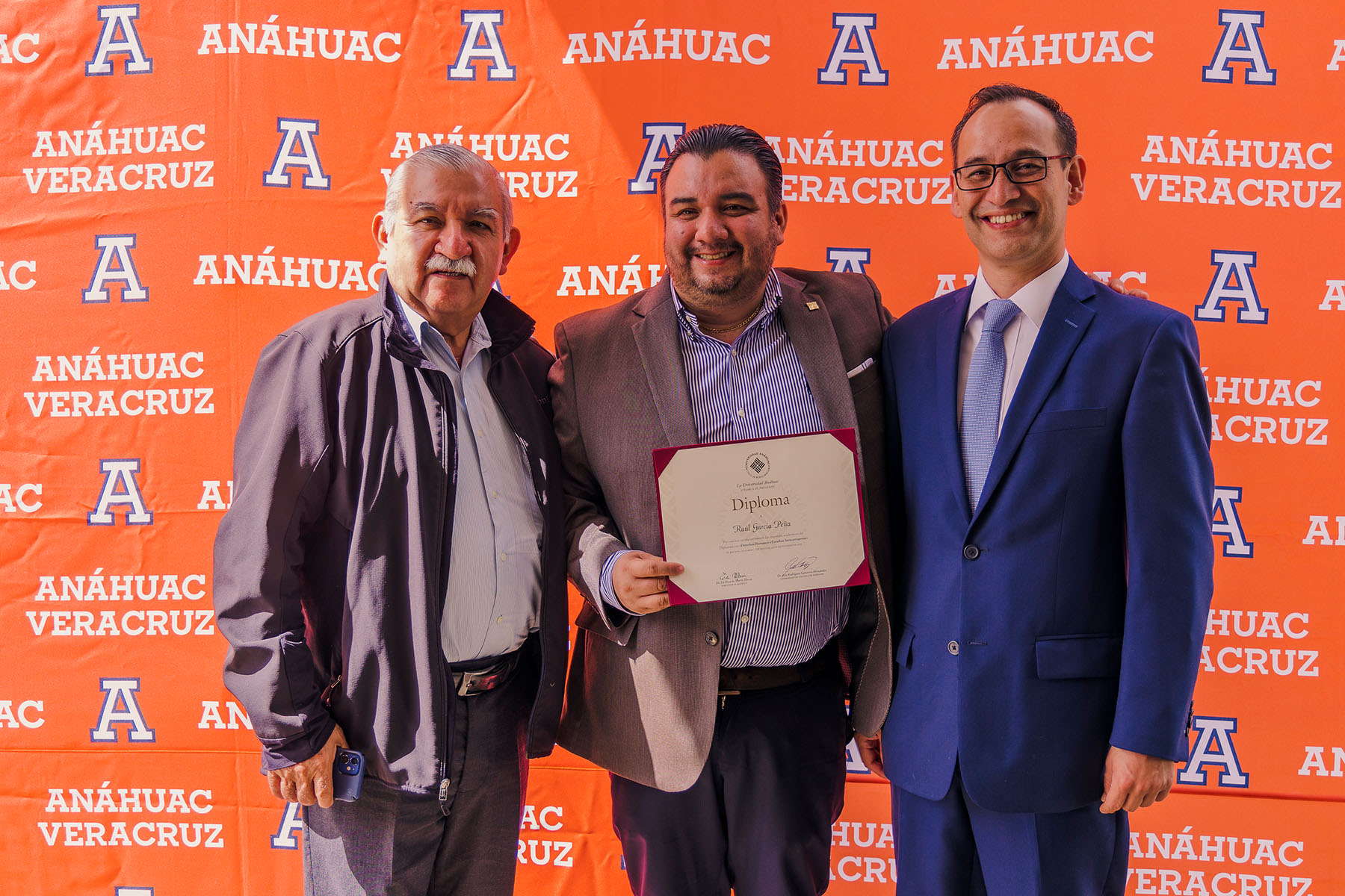 27 / 41 - Un Nuevo Grupo de Líderes Anáhuac Culmina sus Estudios de Diplomado