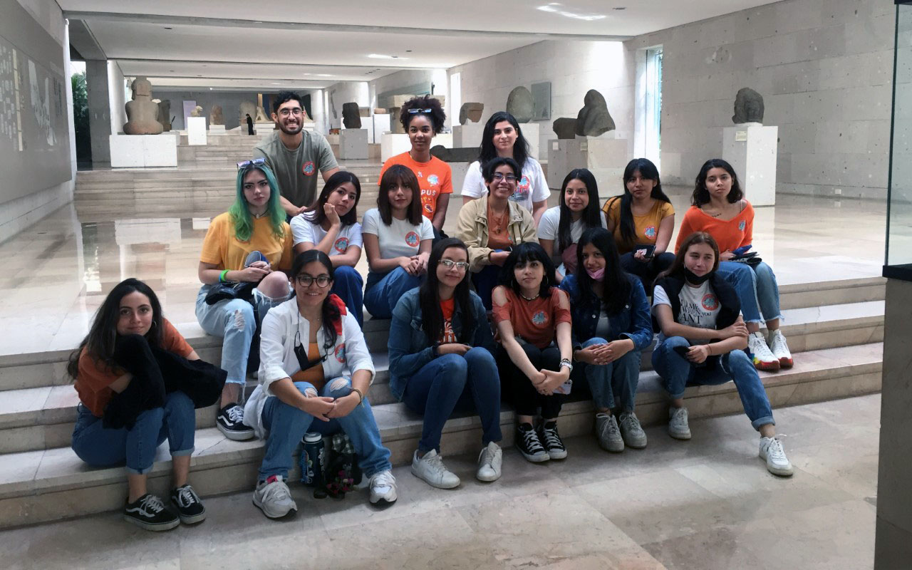 3 / 5 - Escuela de Turismo Internacional Visita Museo de Antropología de Xalapa