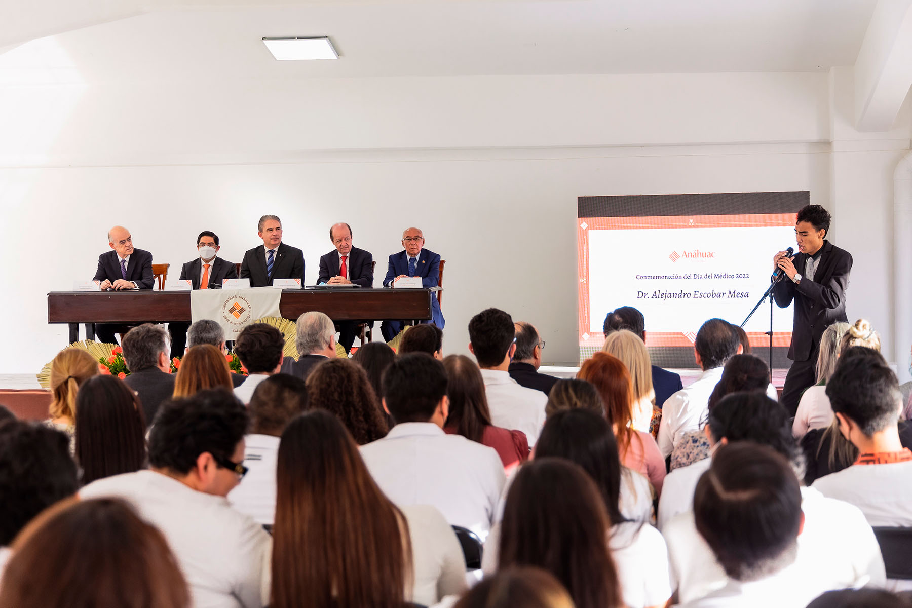 5 / 12 - Homenaje al Dr. Alejandro Escobar Mesa