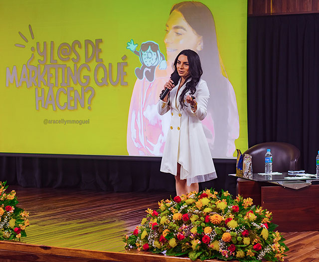 Se Imparte Exitosamente la Conferencia Magistral ¿Y l@s de Marketing qué Hacen?