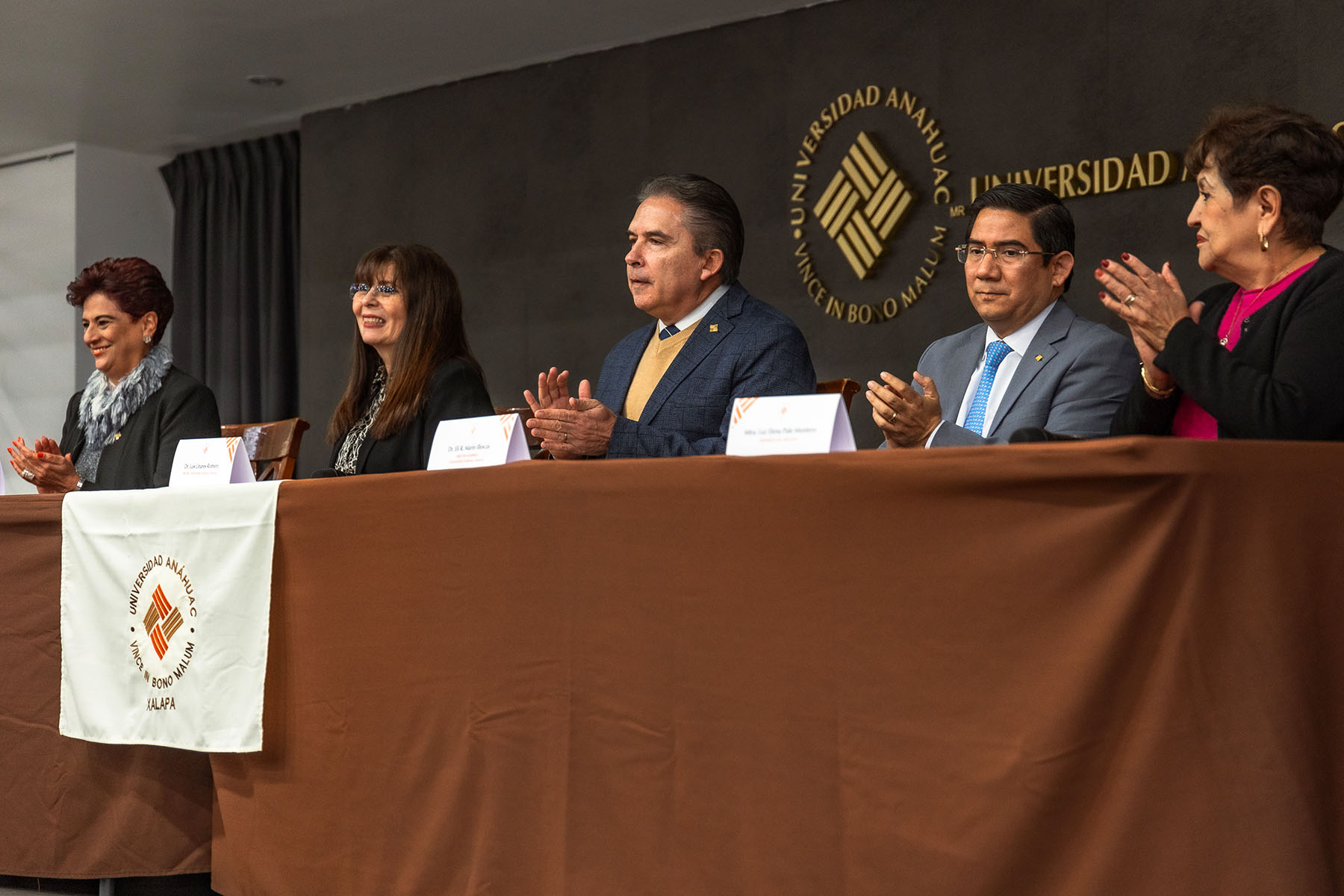 1 / 10 - Firma de Convenio con el Colegio Mexicano de Nutrición