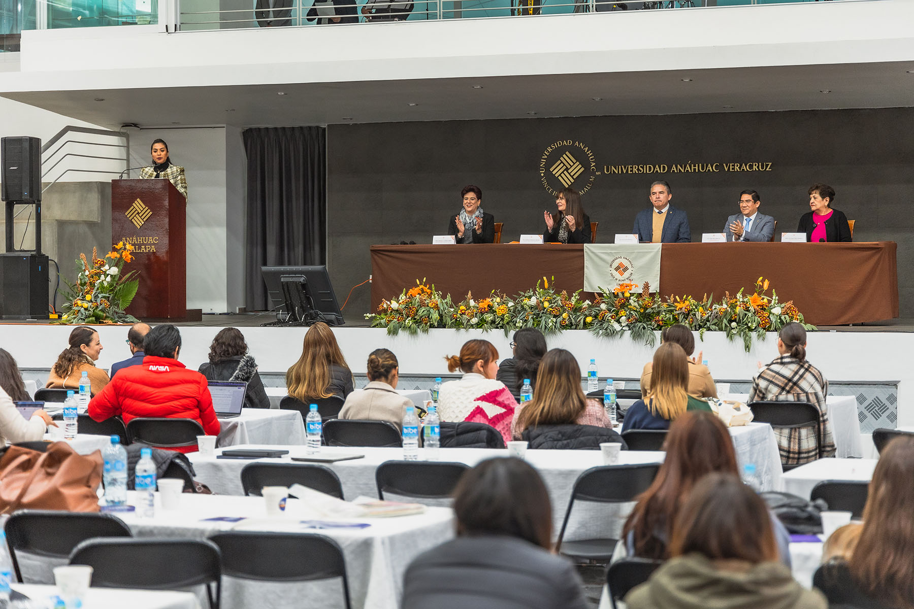 2 / 10 - Firma de Convenio con el Colegio Mexicano de Nutrición