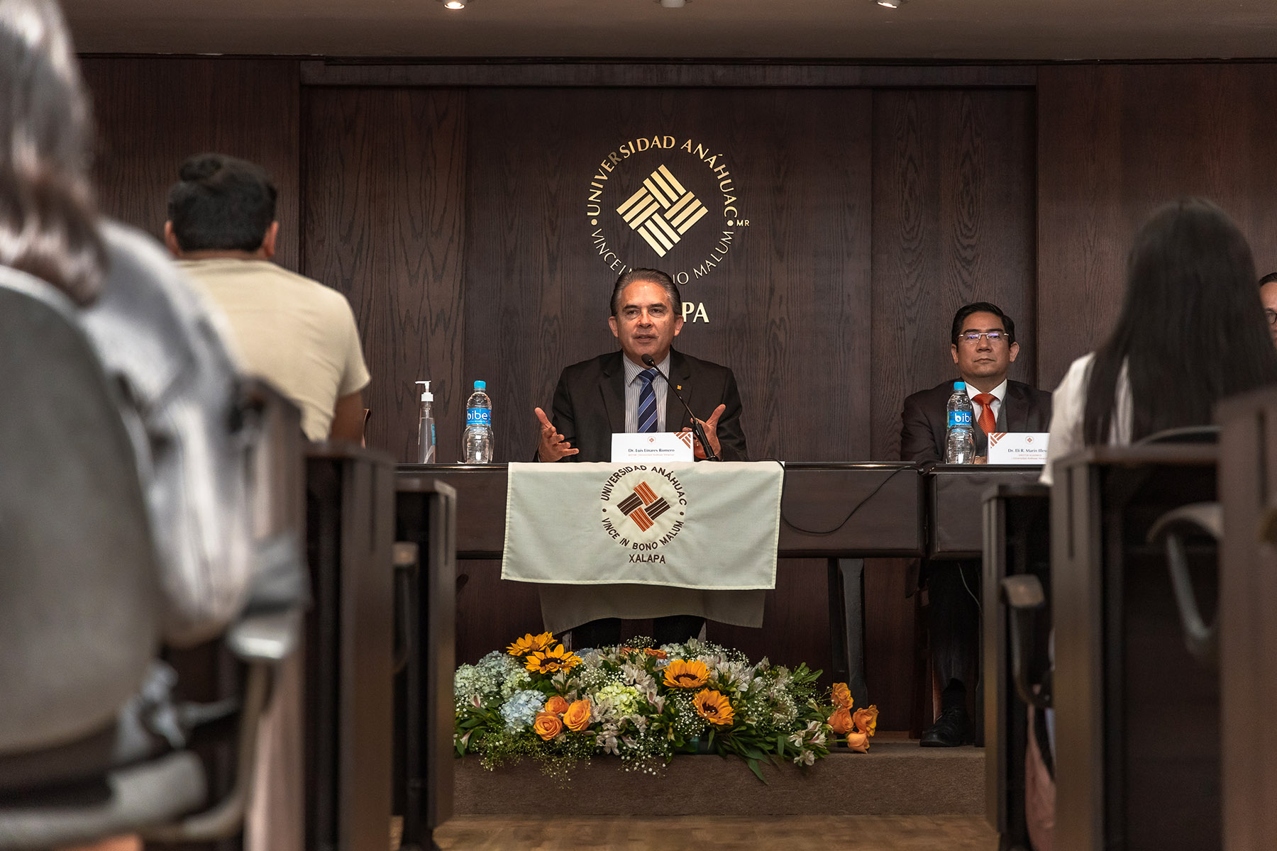 2 / 4 - Convenio con el Fondo de Cultura Económica