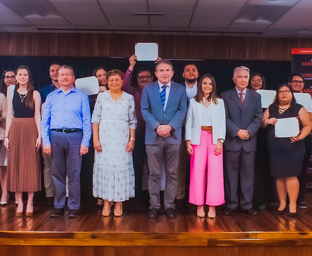 Ceremonia de Entrega de Diplomas y Firma de Convenio con el IMSS Veracruz Sur