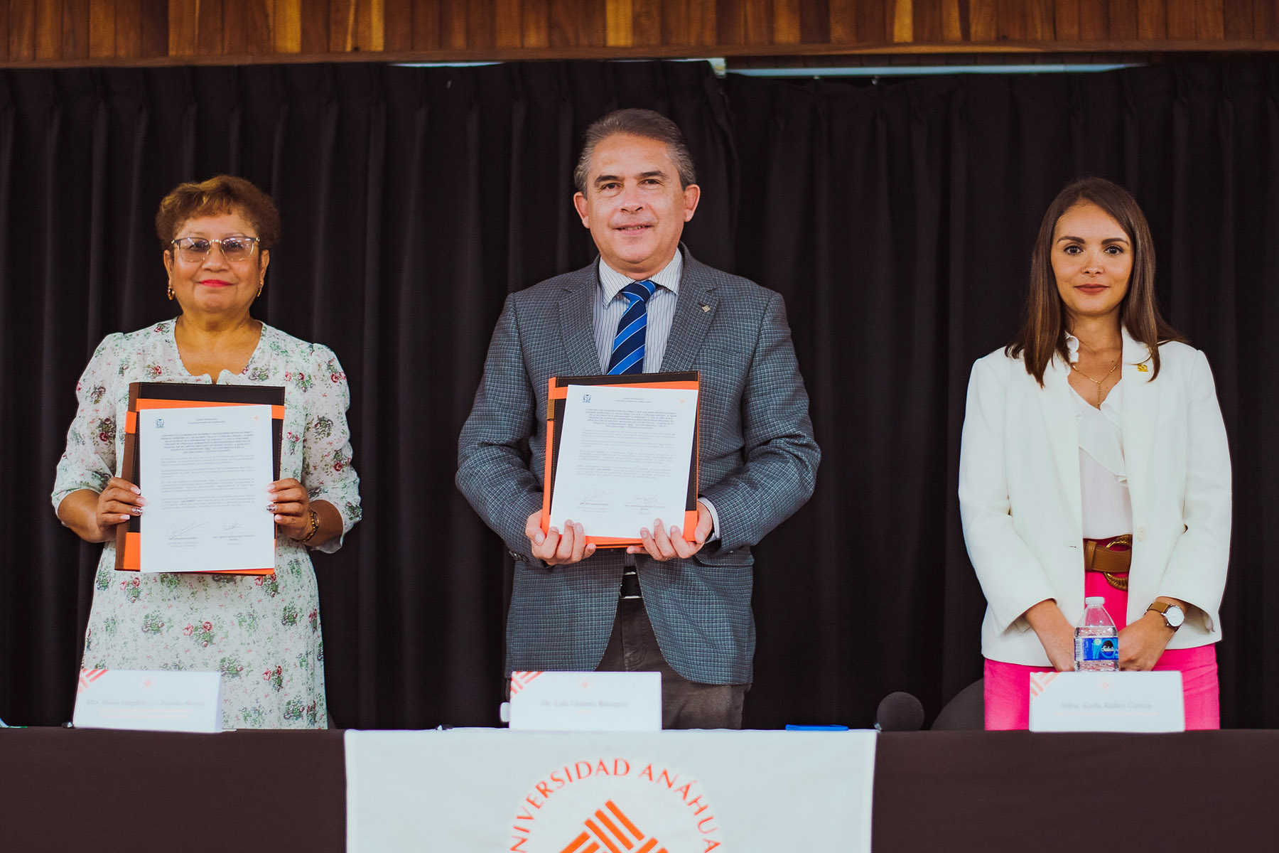 5 / 27 - Ceremonia de Entrega de Diplomas y Firma de Convenio con el IMSS Veracruz Sur