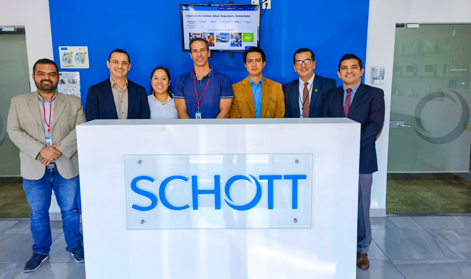 1 / 1 - Consejo de Ingeniería Visita a Schott de México 1 / 1 - Consejo de Ingeniería Visita a Schott de México