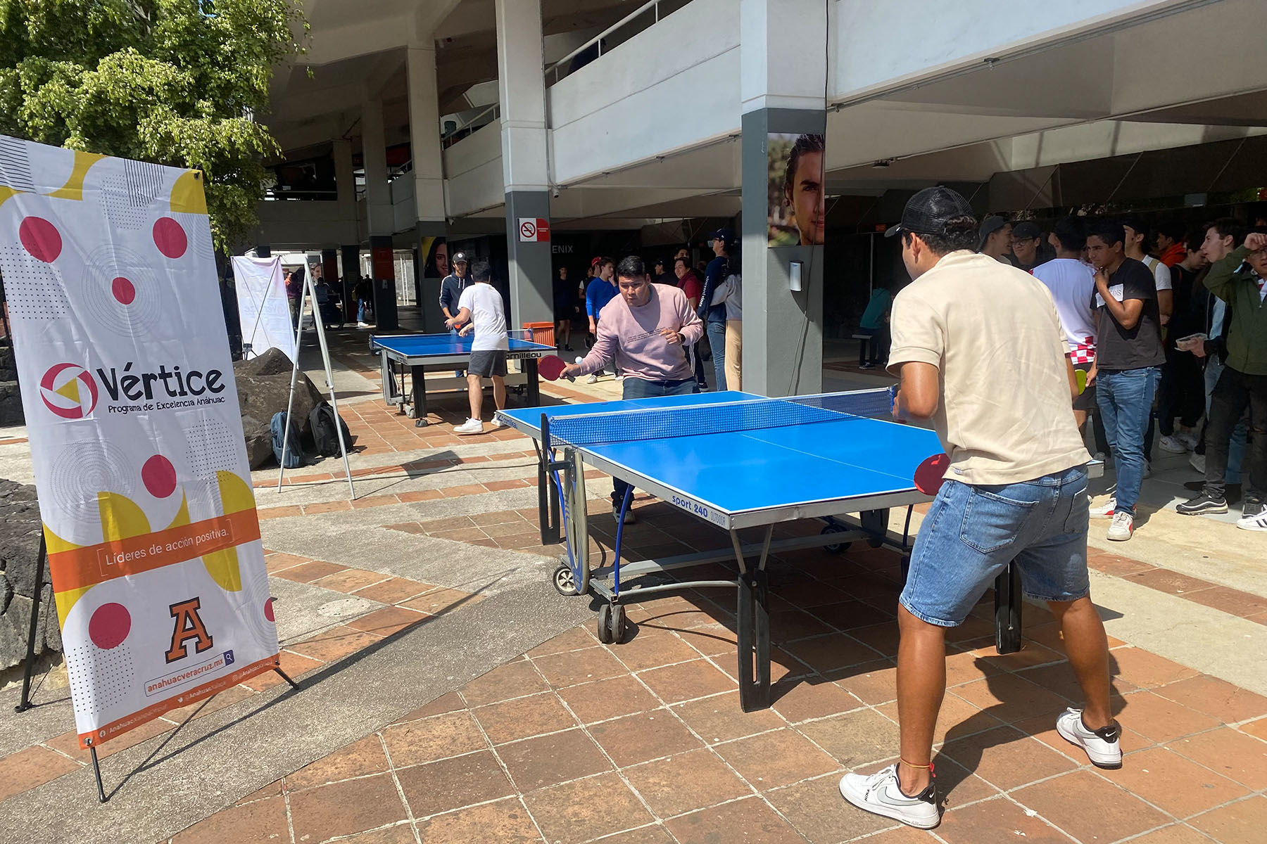 1 / 17 - Raquetazos: el Torneo de Ping Pong más Esperado del Semestre