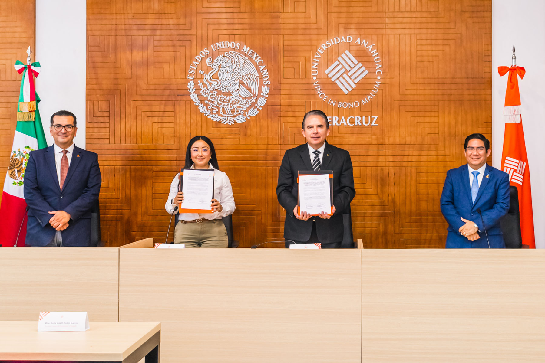 4 / 7 - Firma de Convenio con Grupo Pecuario San Antonio