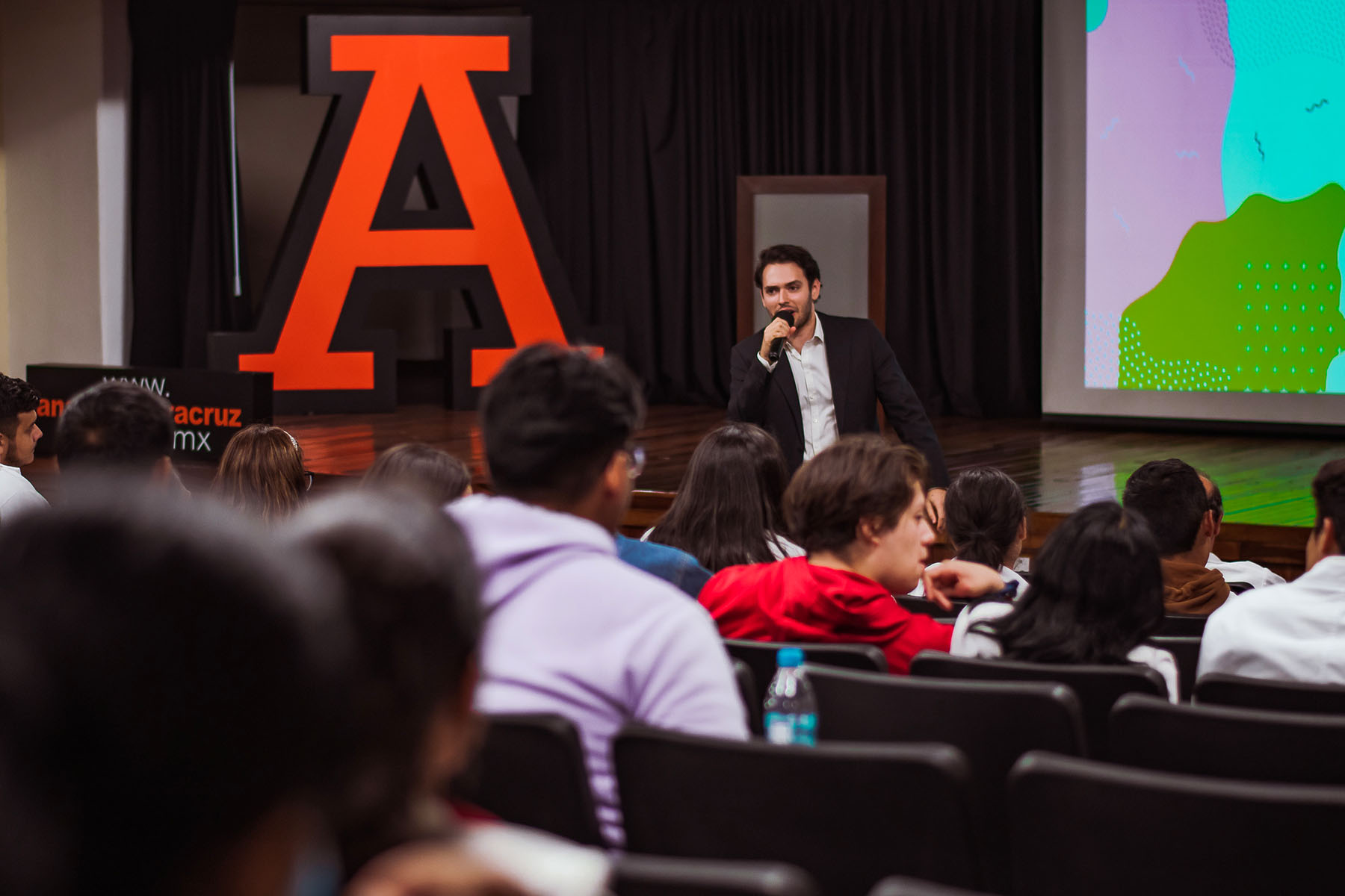 5 / 14 - El Campus Córdoba-Orizaba Recibe a su Primera Delegación Internacional de Alumnos