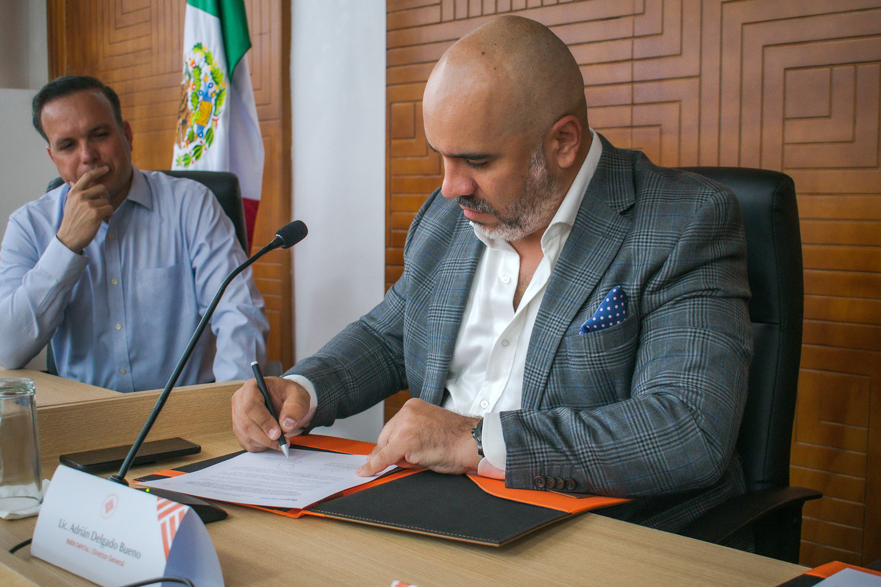 11 / 14 - Firma de Convenio con Buen Capital