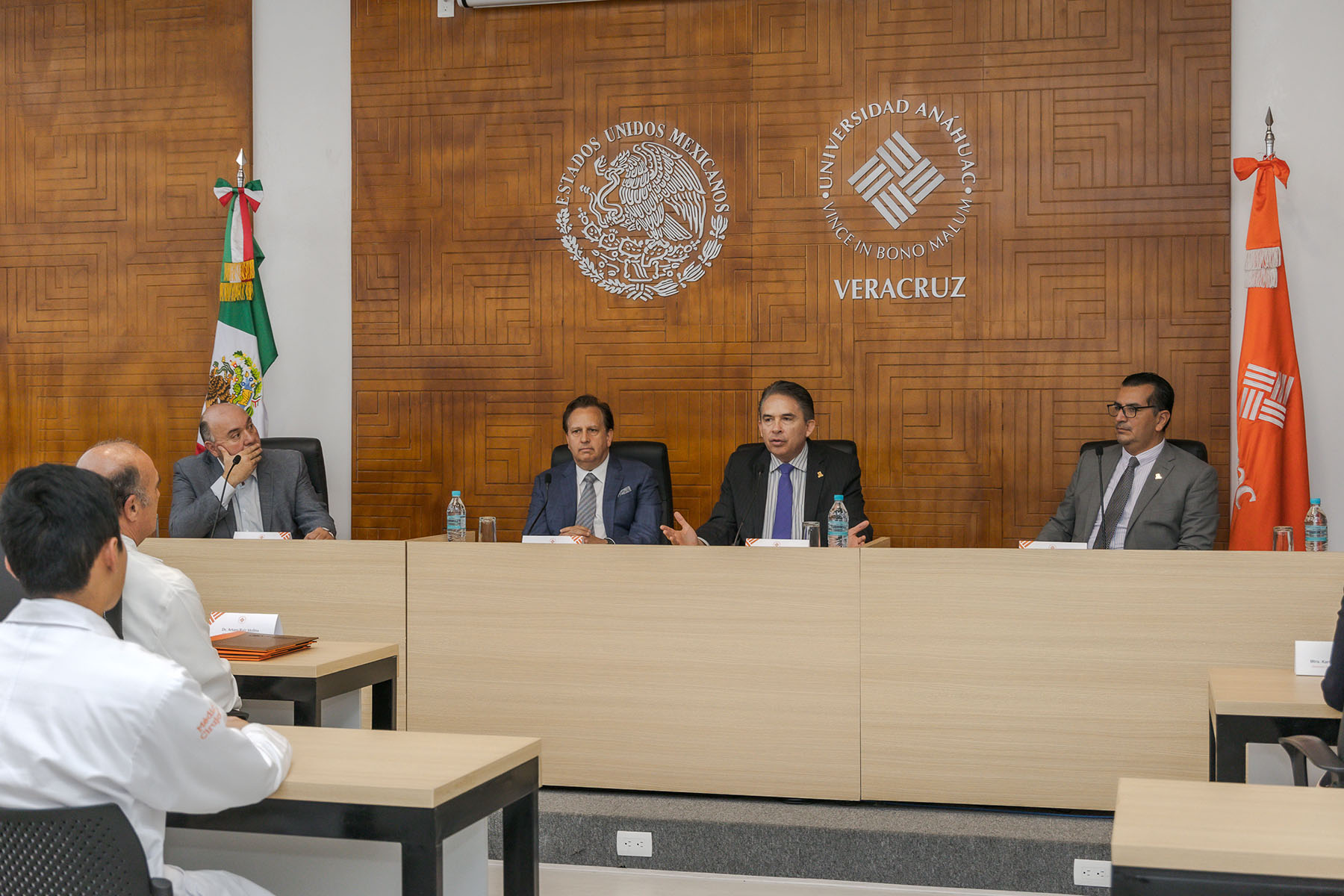 6 / 14 - Firma de Convenio con Hospitales Covadonga