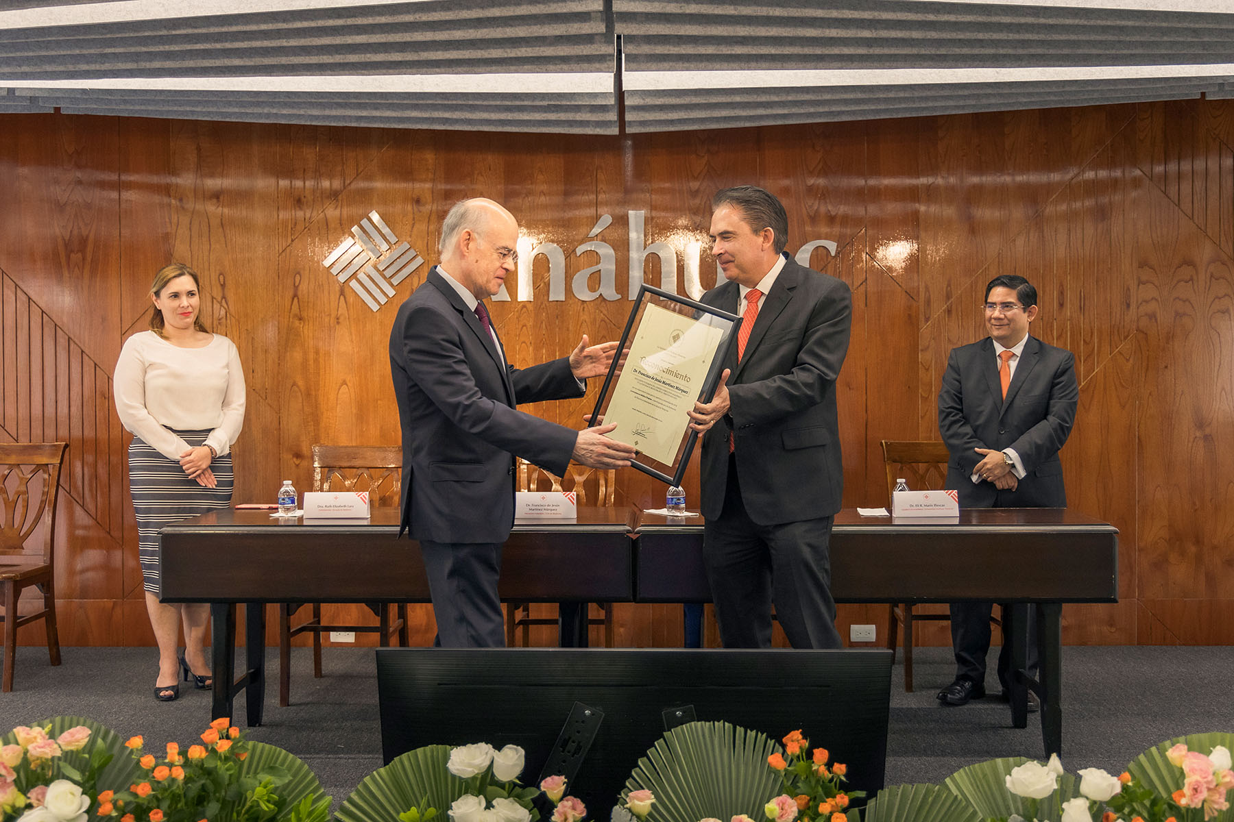 20 / 37 - Ceremonia de Agradecimiento al Dr. Francisco de Jesús Martínez Márquez