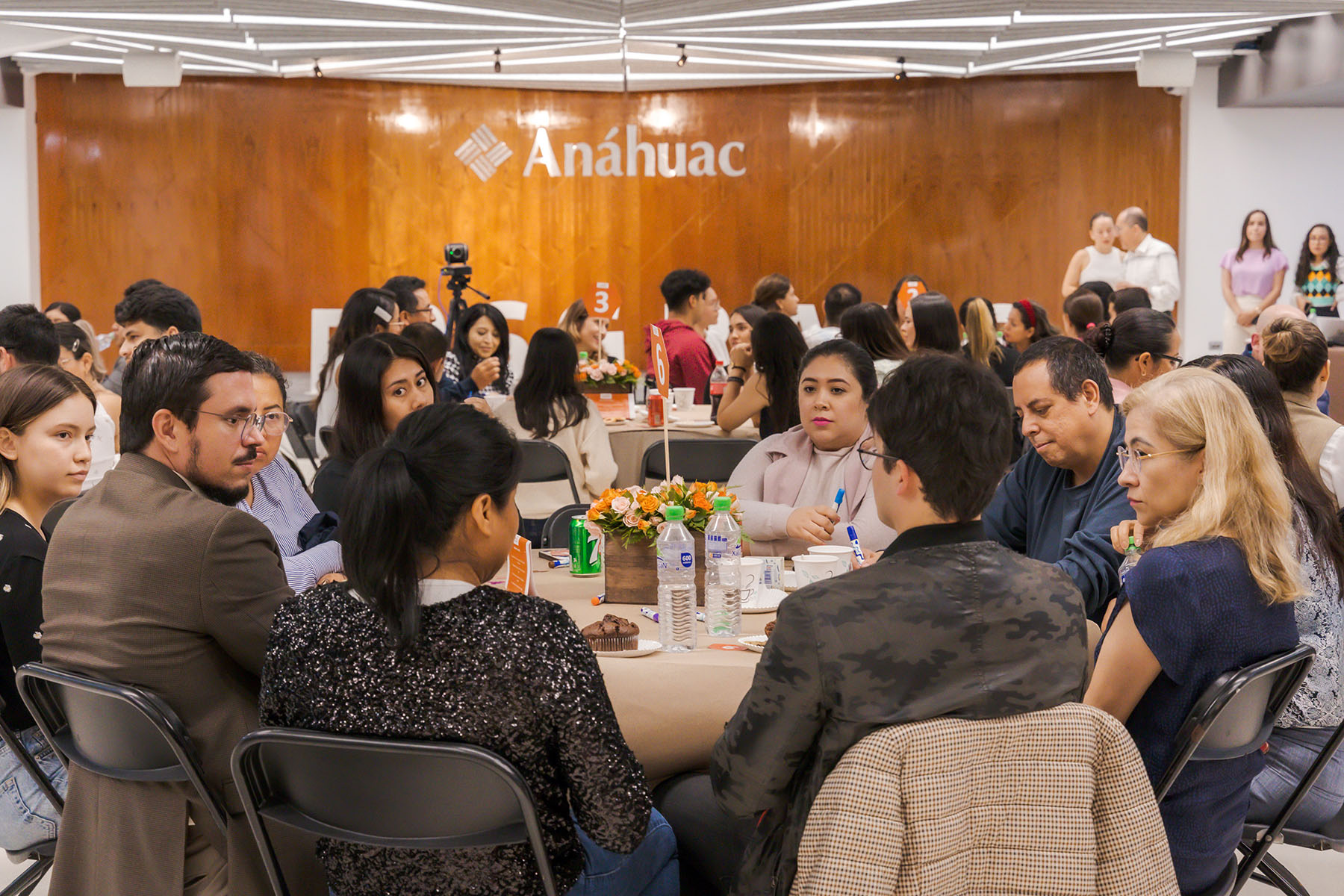 23 / 31 - Coffee Connect: Networking entre Alumnos de Posgrado