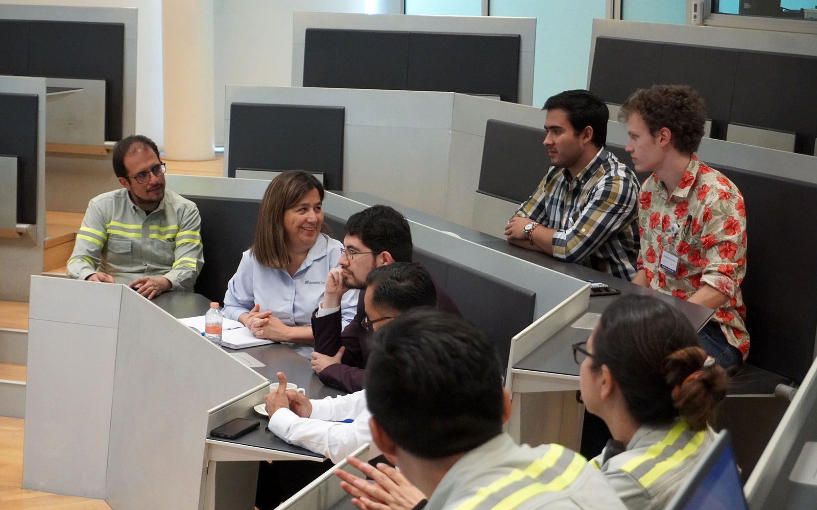 2 / 11 - Alumnos de la Escuela de Ingeniería Desarrollan Proyecto en Tenaris Tamsa