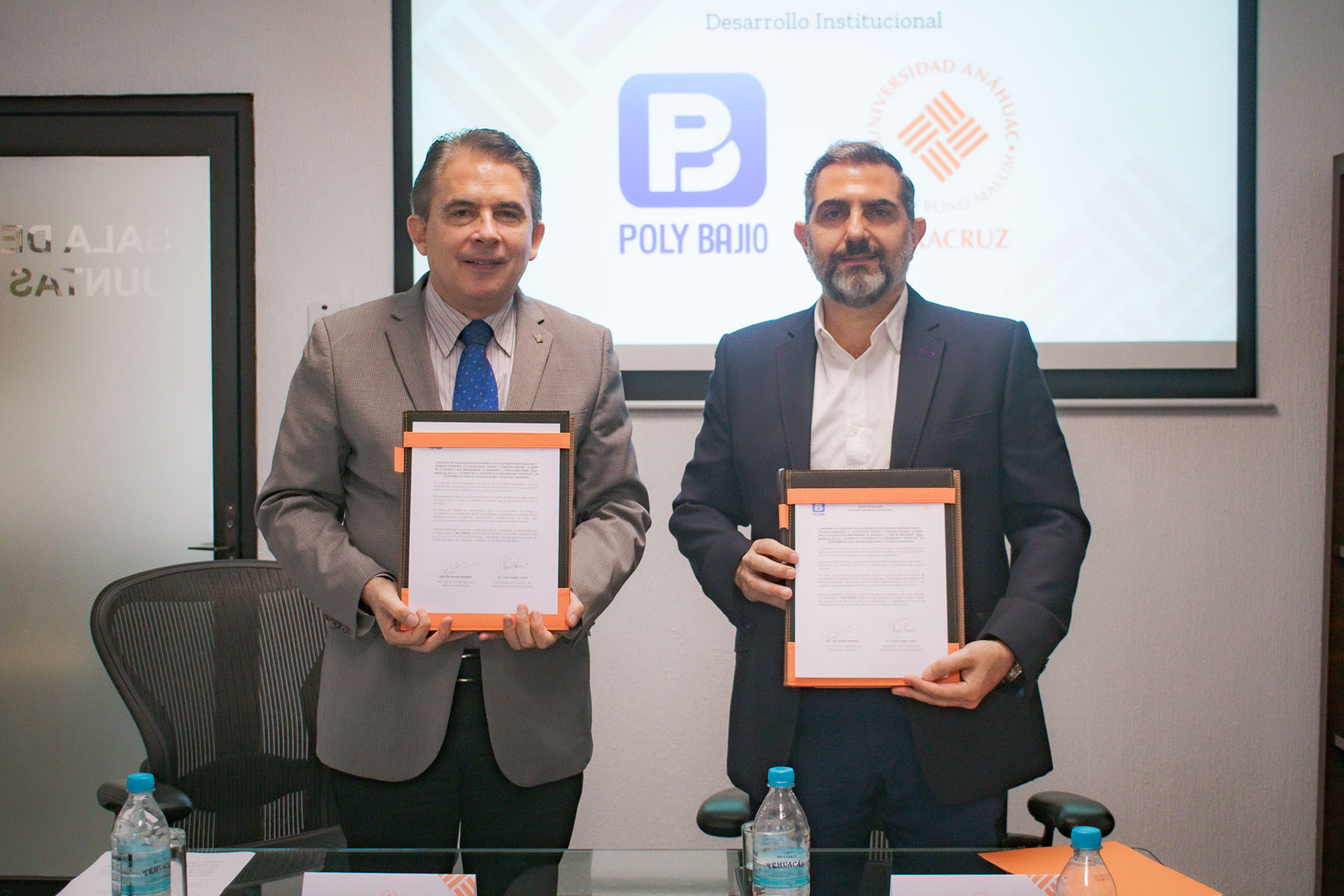 7 / 9 - Firma de Convenio de Colaboración con Poly Bajío
