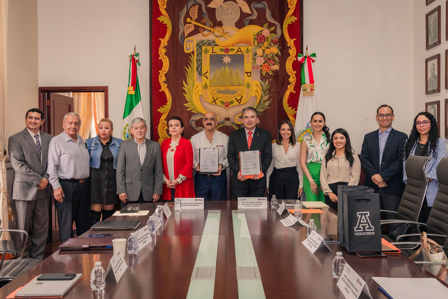 12 / 14 - Firma de Convenio con el H. Ayuntamiento de Xalapa