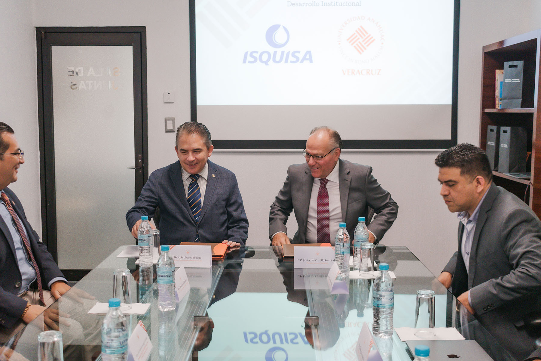 1 / 6 - Firma de Convenio de Colaboración con ISQUISA
