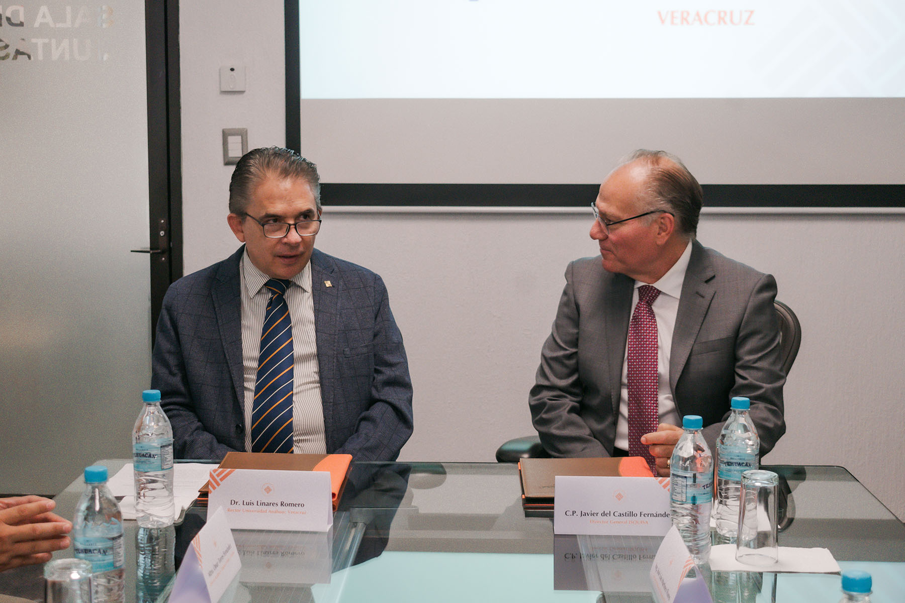 2 / 6 - Firma de Convenio de Colaboración con ISQUISA