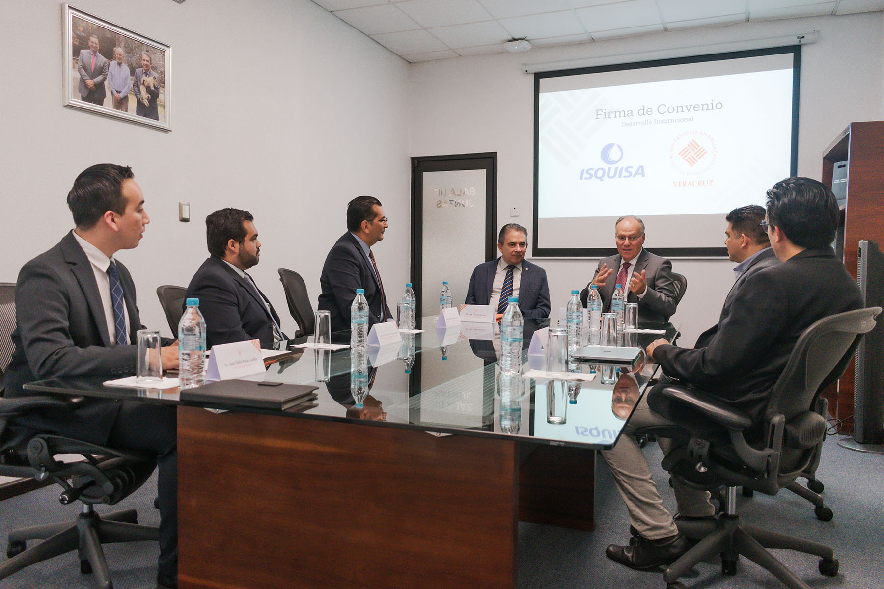 3 / 6 - Firma de Convenio de Colaboración con ISQUISA