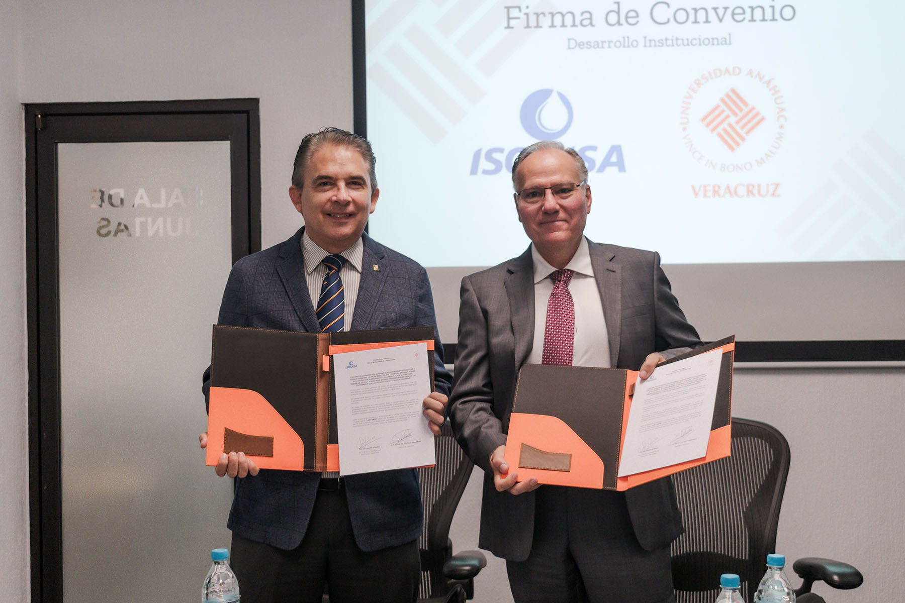 5 / 6 - Firma de Convenio de Colaboración con ISQUISA