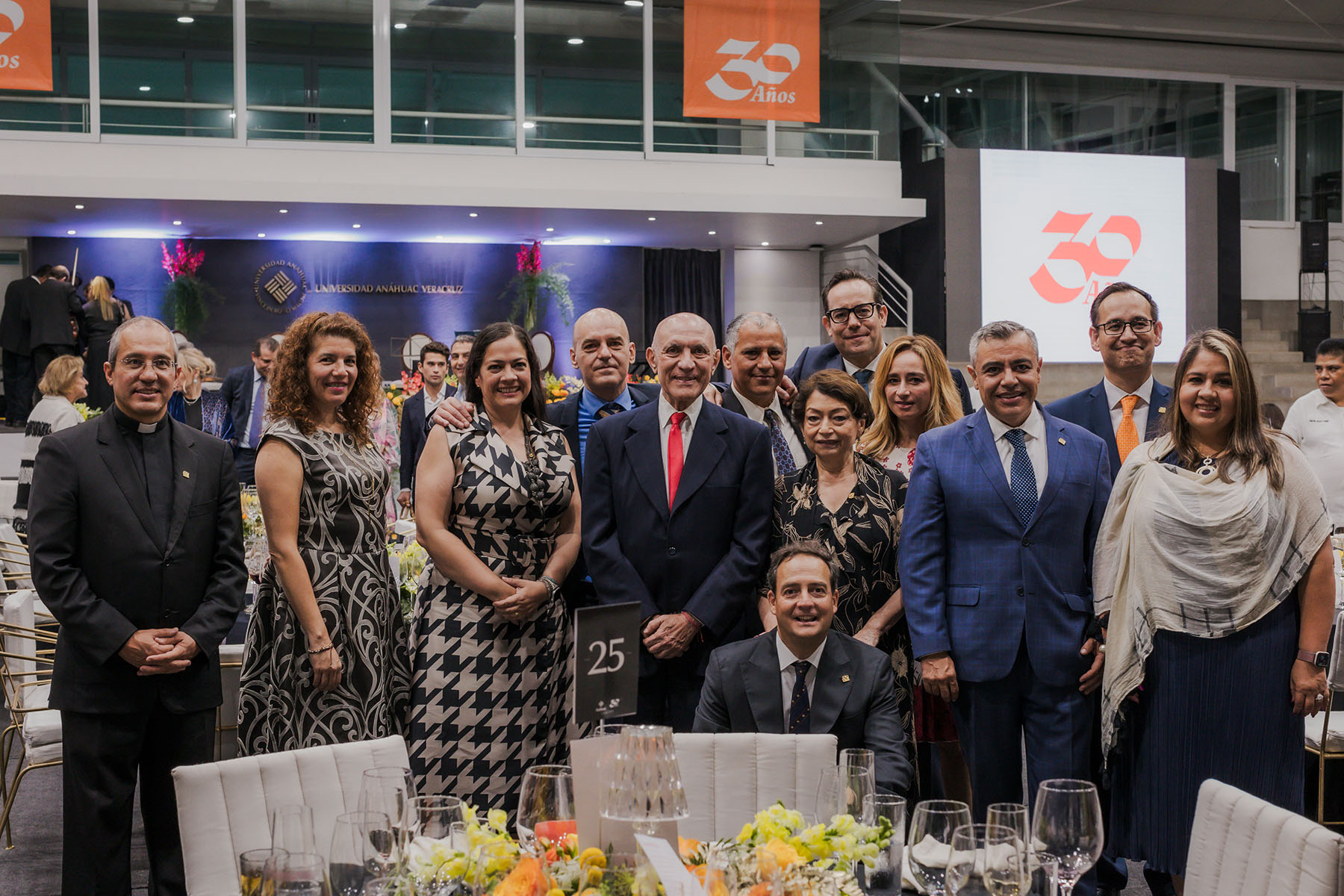 101 / 113 - Nuestra Universidad Celebra 30 Años Formando Grandes Líderes y Mejores Personas