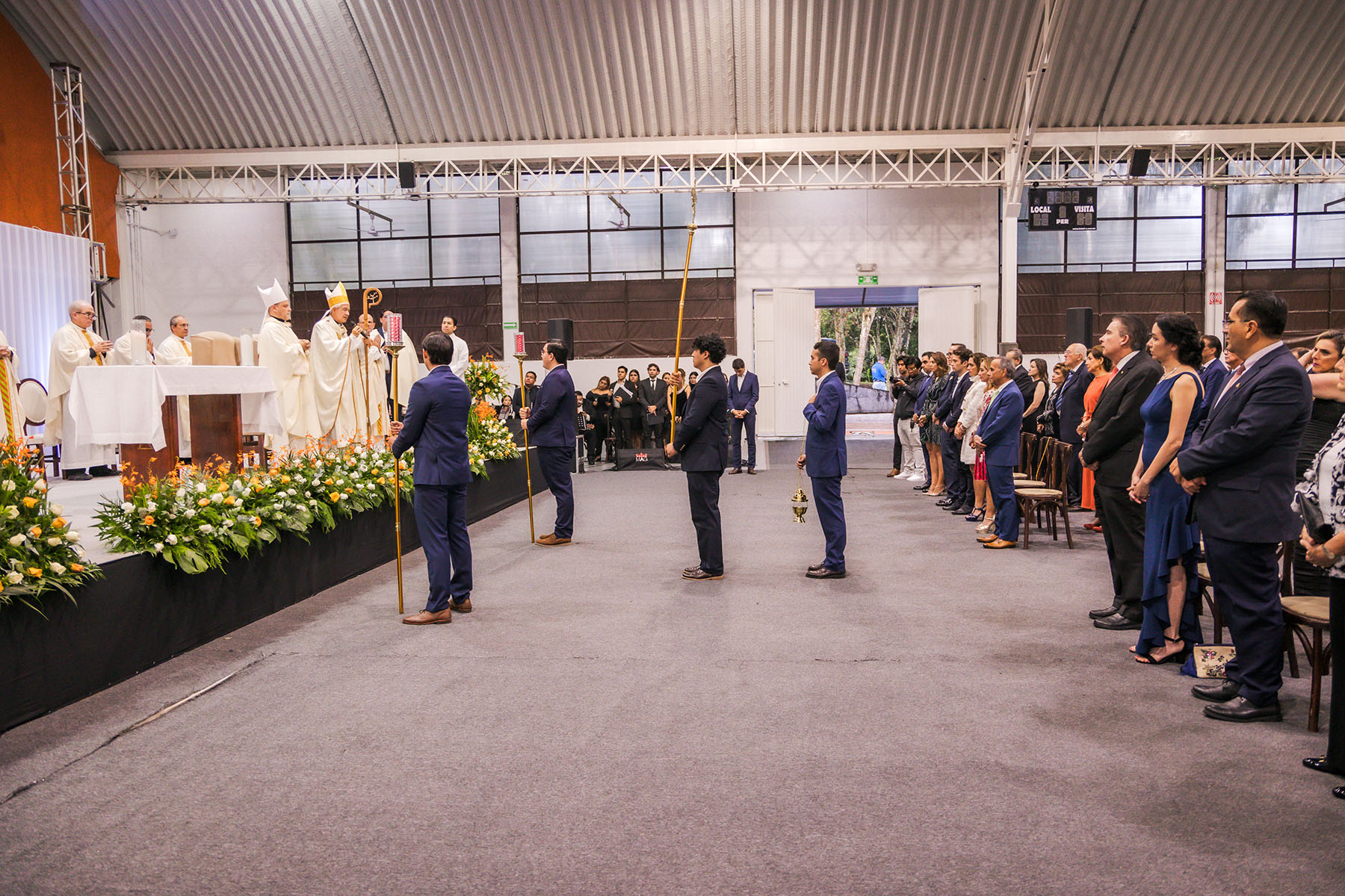 14 / 113 - Nuestra Universidad Celebra 30 Años Formando Grandes Líderes y Mejores Personas