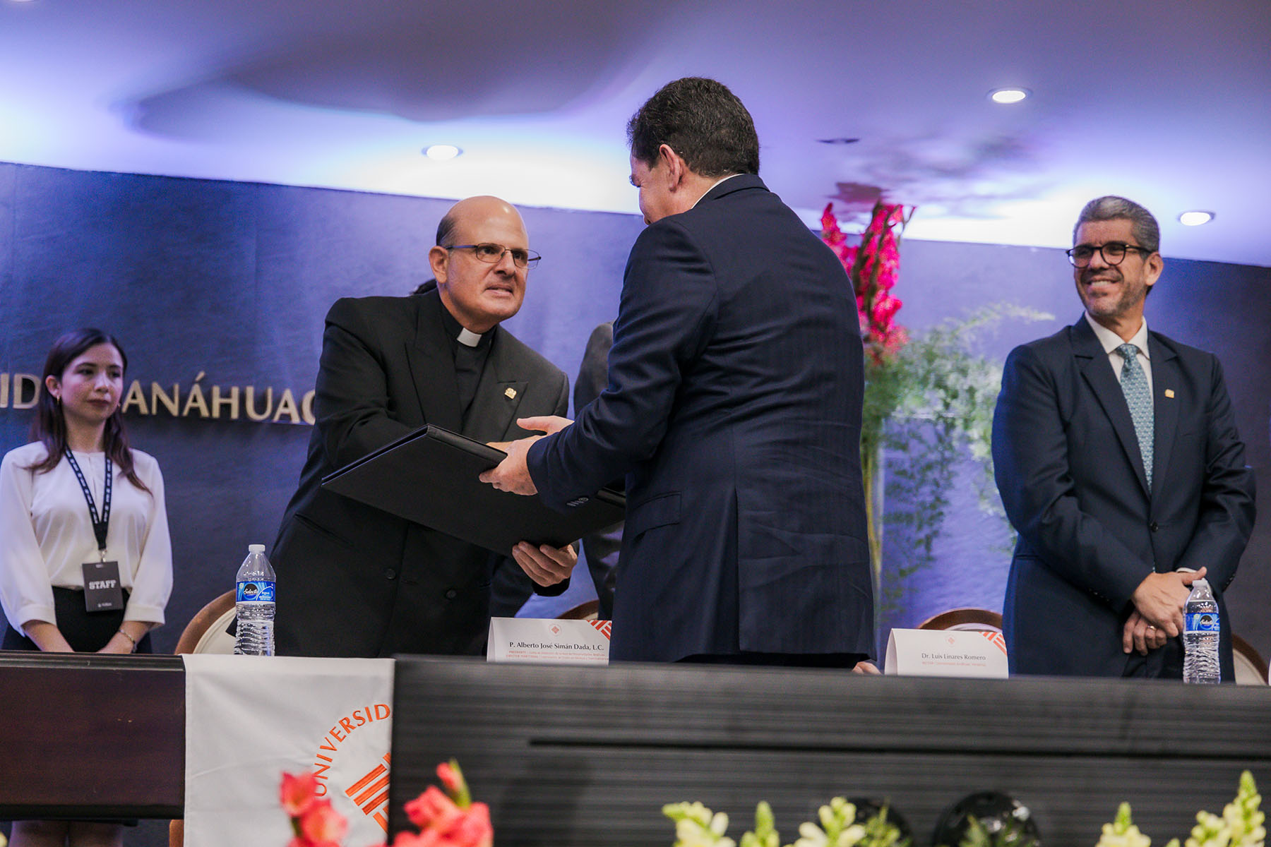 64 / 113 - Nuestra Universidad Celebra 30 Años Formando Grandes Líderes y Mejores Personas