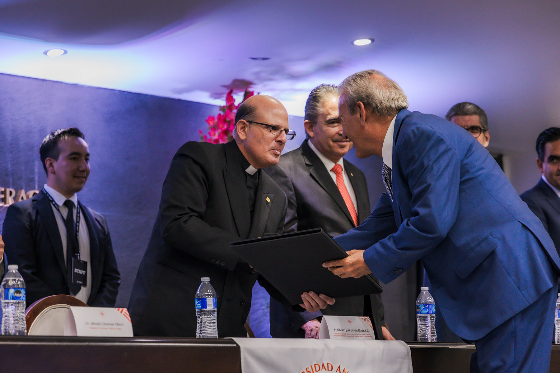 70 / 113 - Nuestra Universidad Celebra 30 Años Formando Grandes Líderes y Mejores Personas