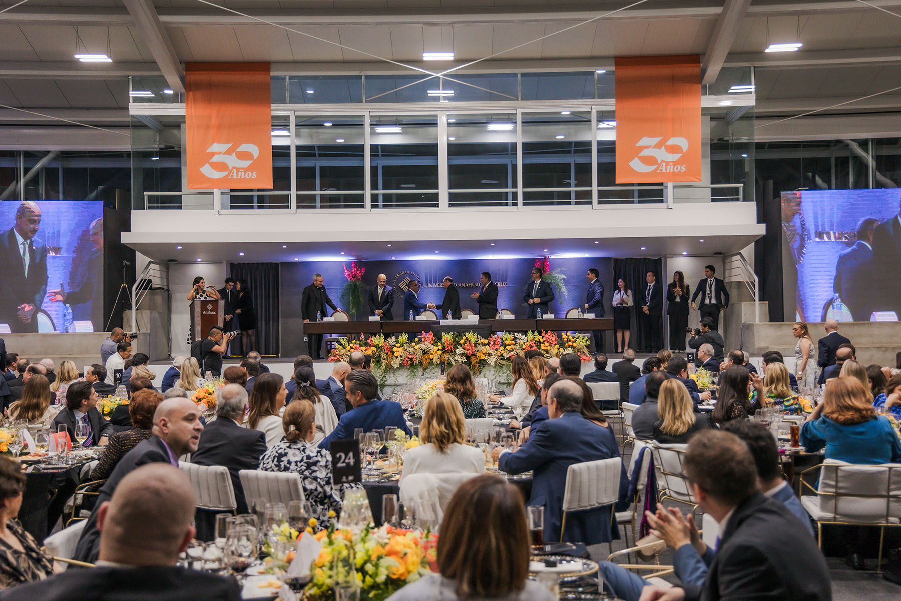 73 / 113 - Nuestra Universidad Celebra 30 Años Formando Grandes Líderes y Mejores Personas