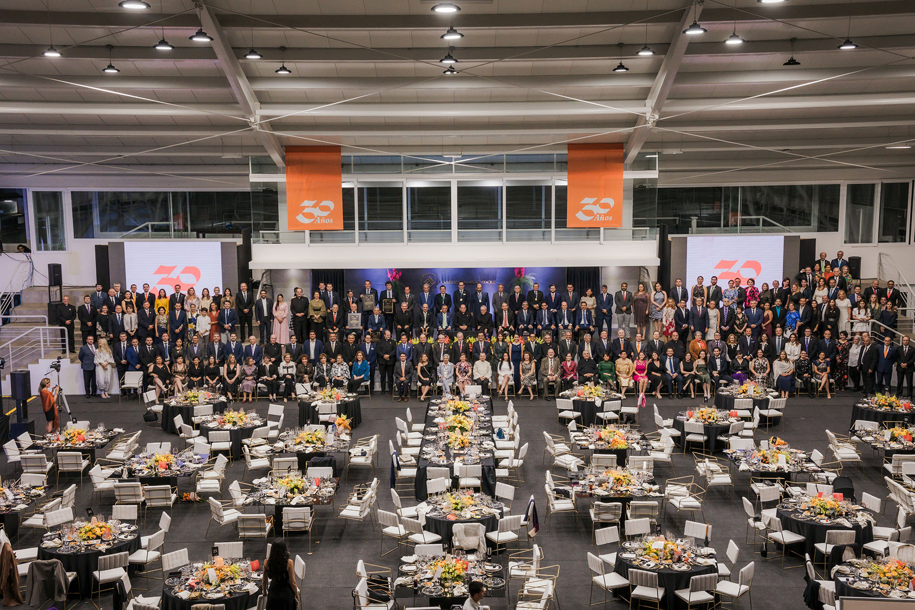 79 / 113 - Nuestra Universidad Celebra 30 Años Formando Grandes Líderes y Mejores Personas