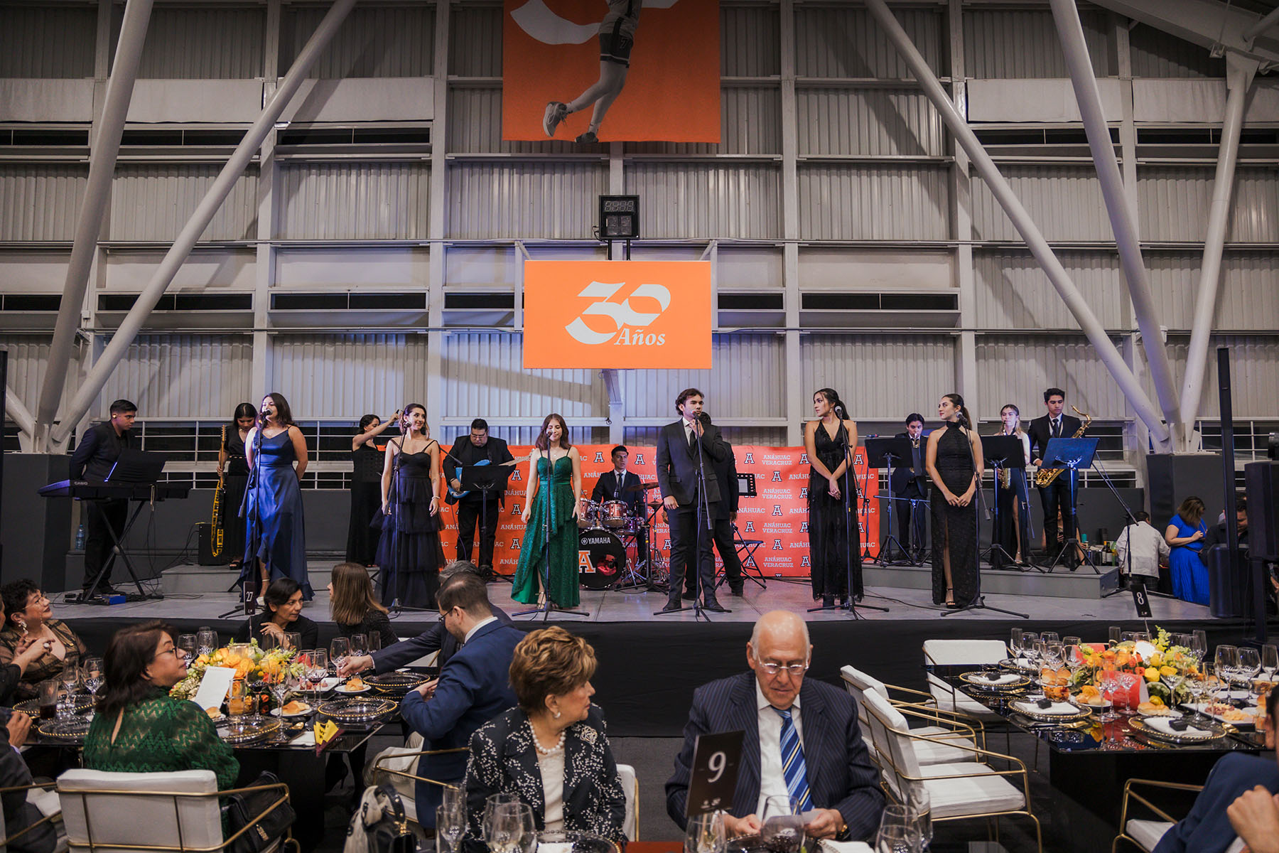 81 / 113 - Nuestra Universidad Celebra 30 Años Formando Grandes Líderes y Mejores Personas