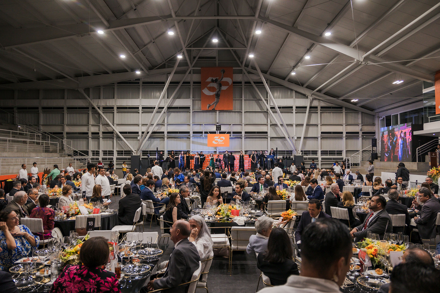 84 / 113 - Nuestra Universidad Celebra 30 Años Formando Grandes Líderes y Mejores Personas