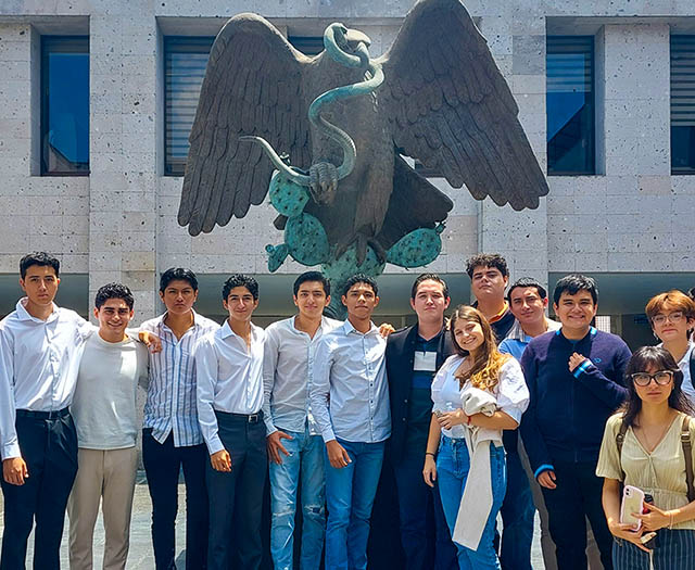 Alumnos de la Escuela de Derecho Visitan el Congreso del Estado de Veracruz