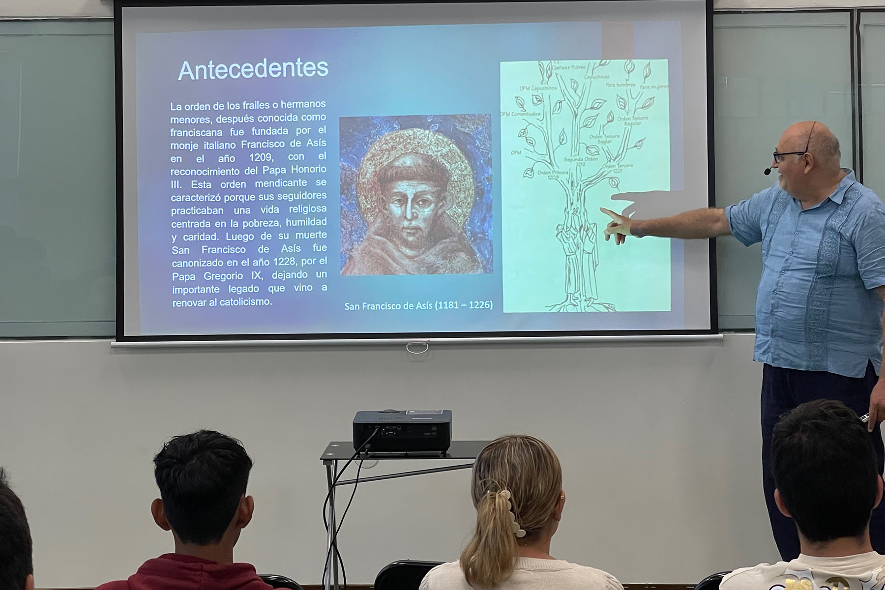 2 / 10 - Conferencia Magistral del Instituto Nacional de Antropología e Historia