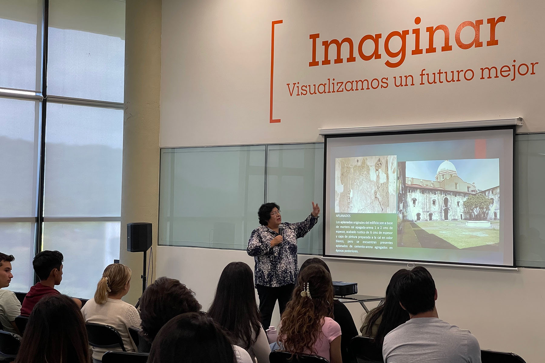 9 / 10 - Conferencia Magistral del Instituto Nacional de Antropología e Historia