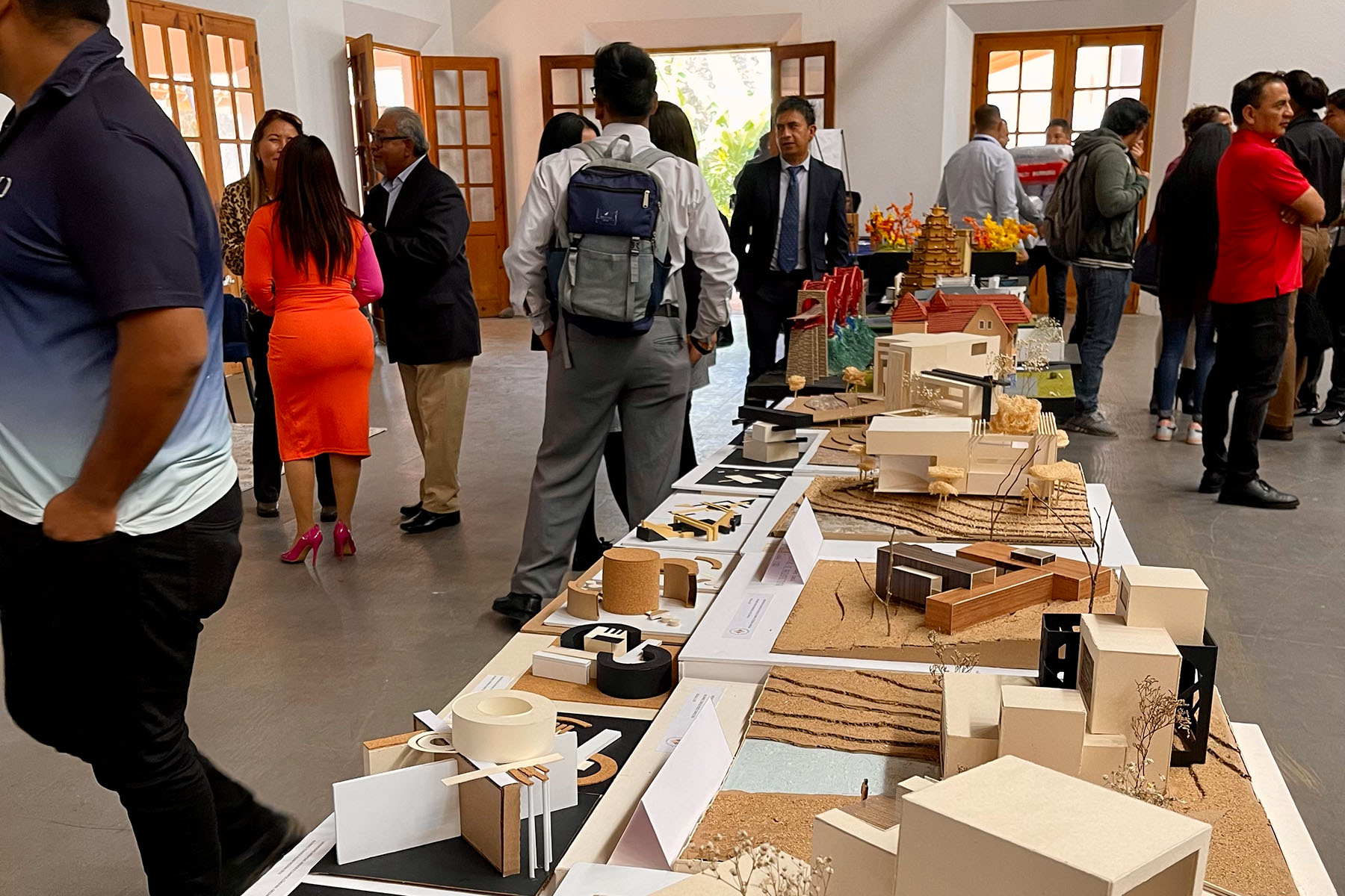 8 / 8 - Estudiantes de 1.er Semestre Participan en Muestra de la Expo Arquitectura 2023