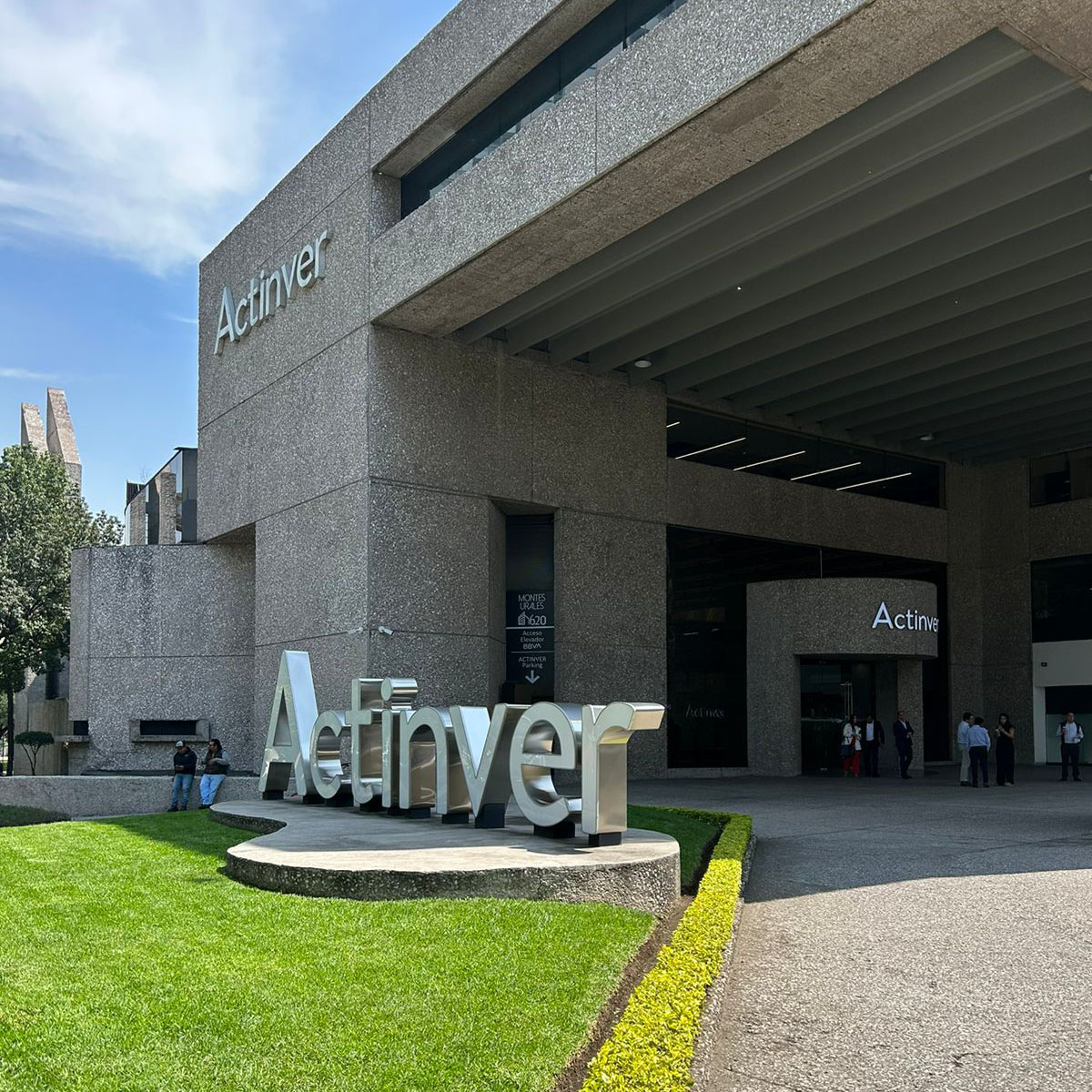 13 / 13 - Visita Empresarial a la Ciudad de México: Explorando el Mundo de los Negocios y las Finanzas