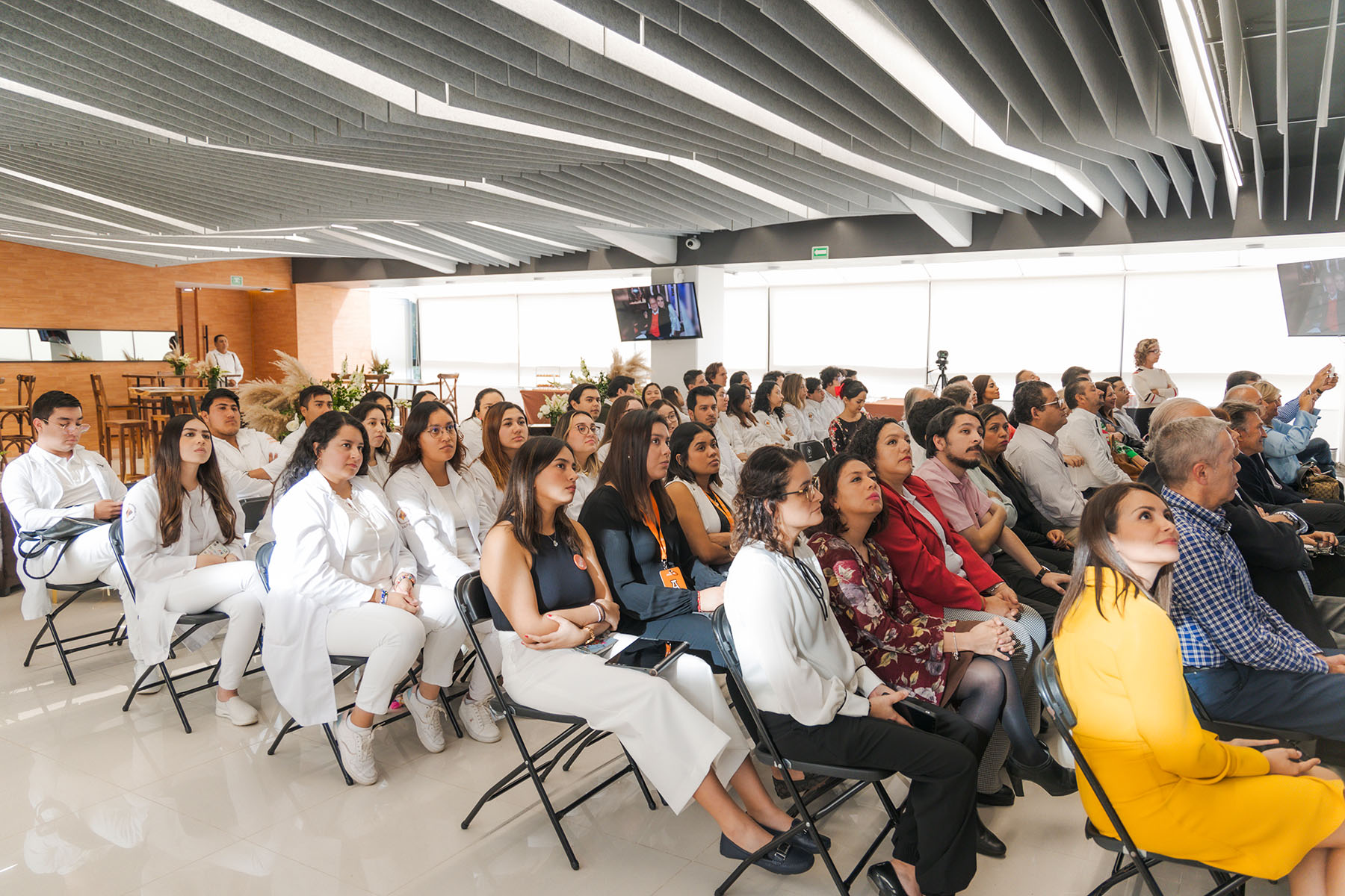 8 / 39 - Homenaje al Dr. Fernando Benítez Obeso