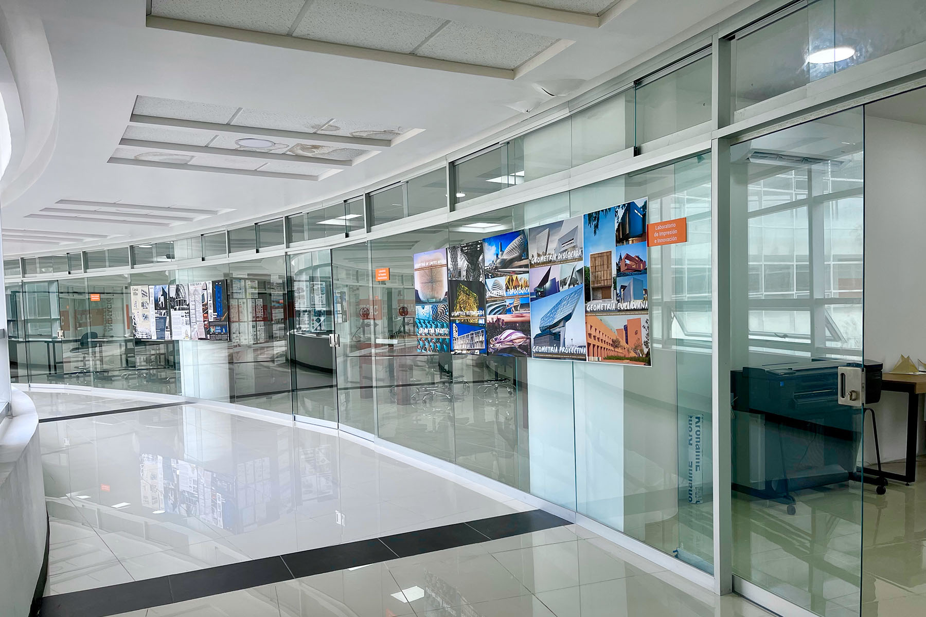 1 / 19 - Alumnos de Arquitectura llevan a cabo Exitosa Muestra de Productos Académicos