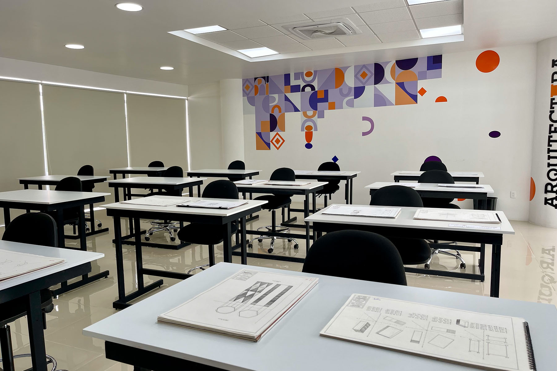 2 / 19 - Alumnos de Arquitectura llevan a cabo Exitosa Muestra de Productos Académicos