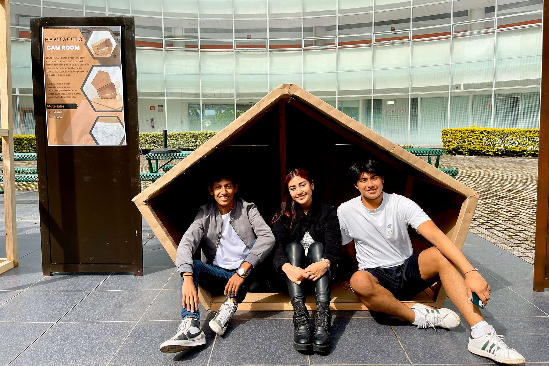 5 / 19 - Alumnos de Arquitectura llevan a cabo Exitosa Muestra de Productos Académicos